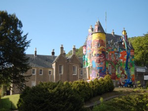 graffiti castle Kelburn